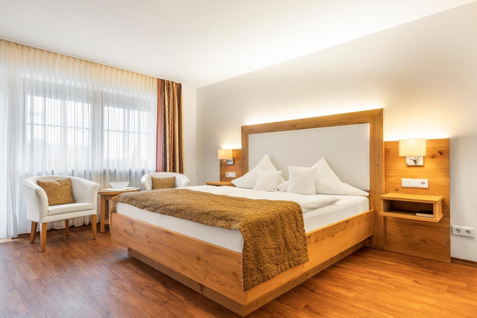 Wander Und Aktiv Hotel Roesslwirt Lam Exterior foto