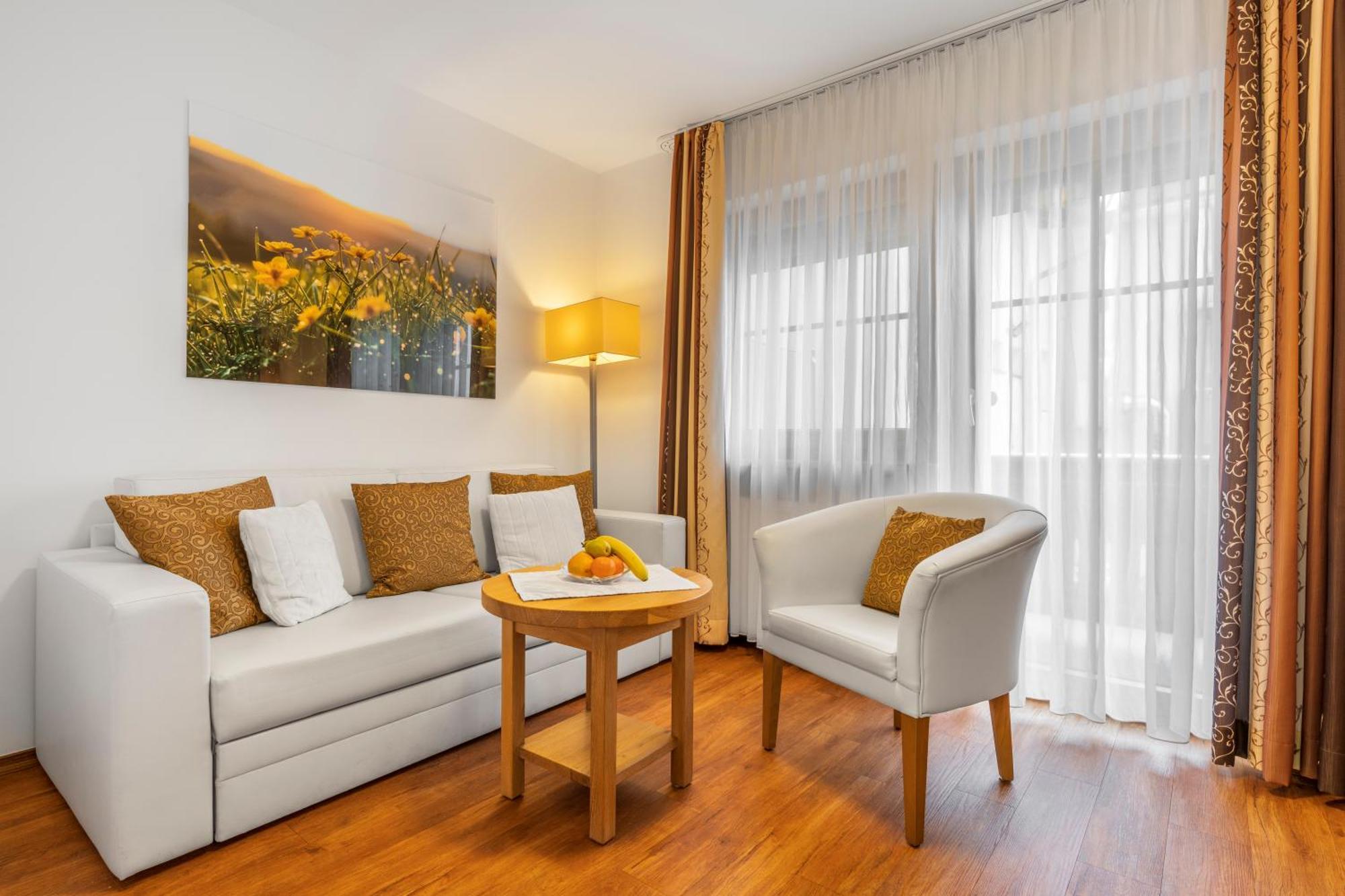 Wander Und Aktiv Hotel Roesslwirt Lam Exterior foto